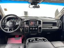 2017 RAM 1500 EXPRESS QUAD CAB – 5.7L HEMI V8 – 4X4 – 6.5FT BOX - Photo 10
