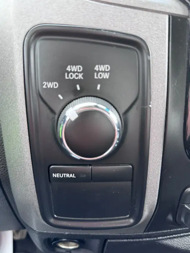 2017 RAM 1500 EXPRESS QUAD CAB – 5.7L HEMI V8 – 4X4 – 6.5FT BOX - Photo 15