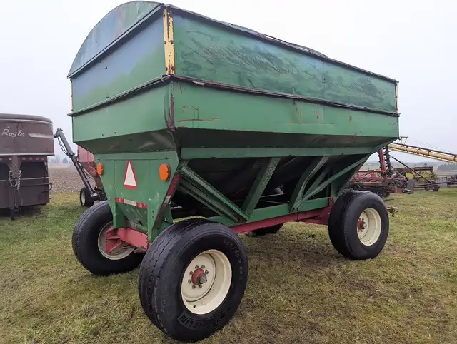 Gravity Wagon, 600 Bushel - Photo 3