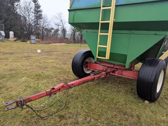 Gravity Wagon, 600 Bushel - Photo 4
