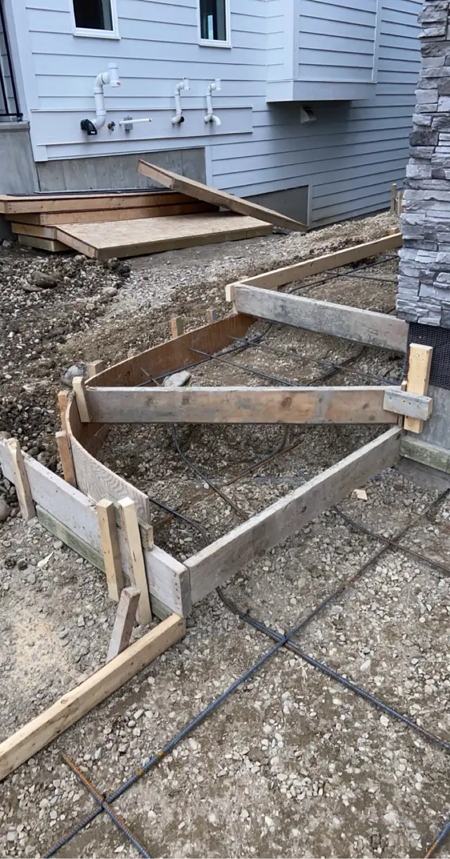 Form Setter /Labourer - Photo 2