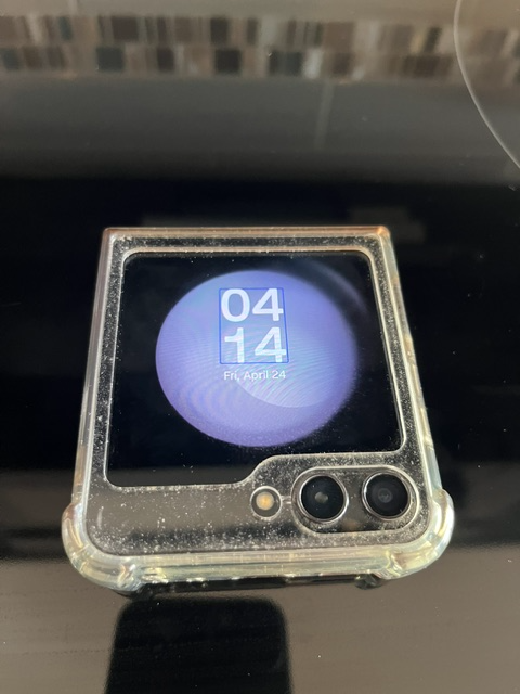 Samsung Galaxy Z Flip 7 Phone For Sale - Photo 2