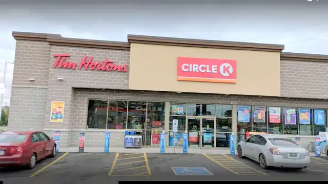 2 Rooms Immediately Available: All Inclusive, Furnished Bedroom - Photo 9