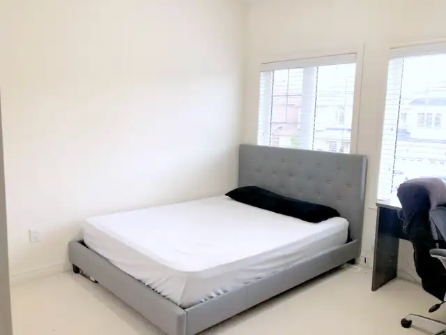 2 Rooms Immediately Available: All Inclusive, Furnished Bedroom - Photo 10