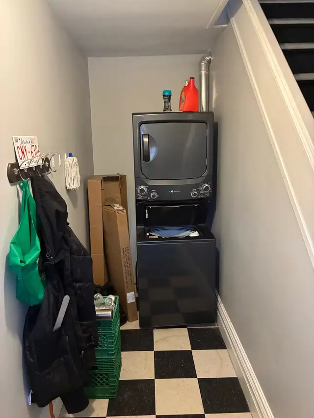 1 Bed 1 Bath Apartment - Photo 2
