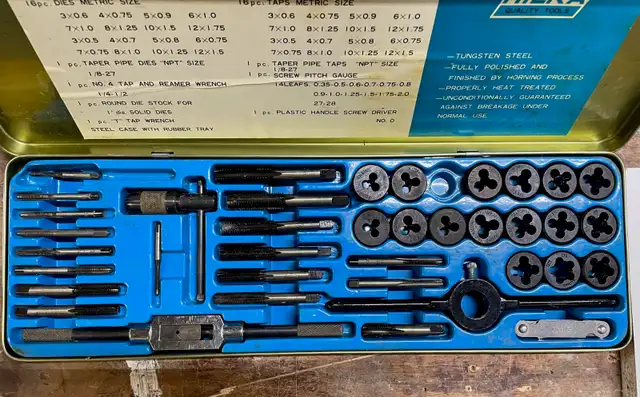 Little used Metric TAP AND DIE SET