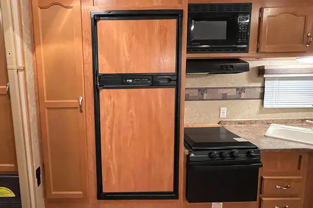 2008 Gulf Stream Conquest 245FBW – Pre-Owned 5th Wheel. - Photo 20