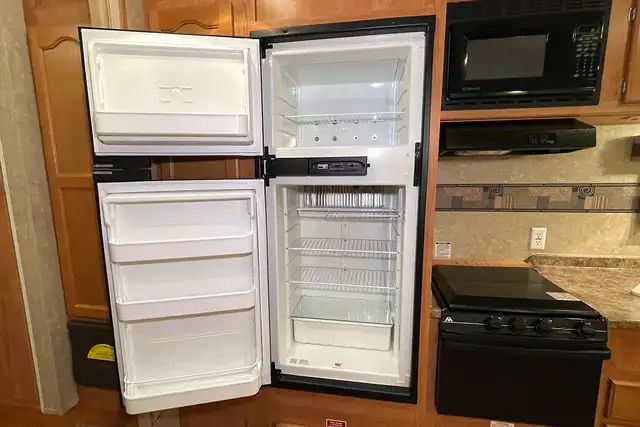 2008 Gulf Stream Conquest 245FBW – Pre-Owned 5th Wheel. - Photo 21