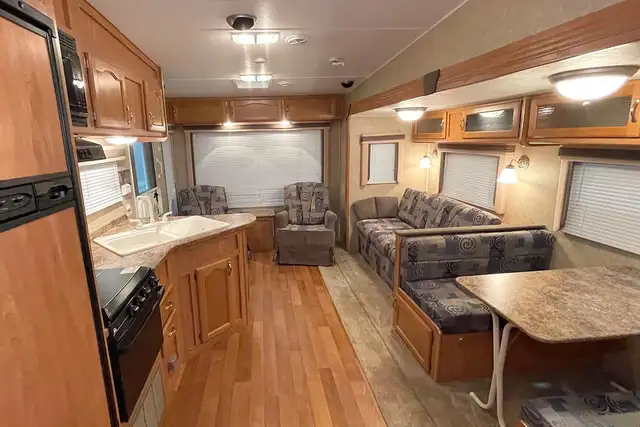 2008 Gulf Stream Conquest 245FBW – Pre-Owned 5th Wheel. - Photo 37