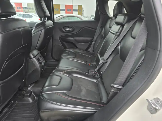 2019 Jeep Cherokee Trailhawk | Leather, Backup Cam - Photo 8