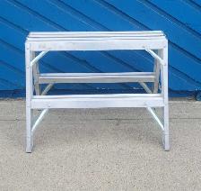 2' Featherlite 3702 Sawhorse (32036060)