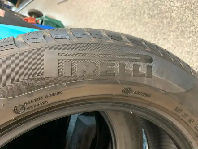 Set of 4 Pirelli Sottozero-3 225/60 R18 Winter tires