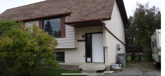 3 Bedroom plus office Duplex for rent in Edson, AB.