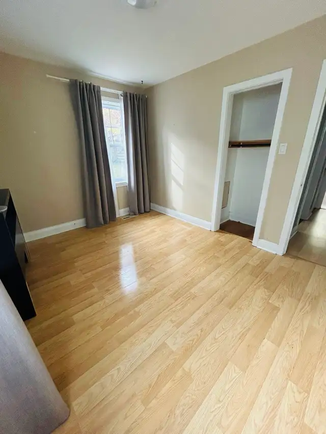 House for rent - Photo 3