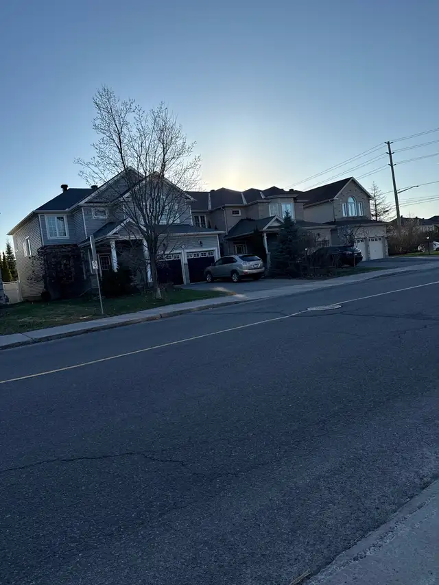 low price all included furnished room for rent female only - Photo 2