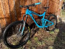 2018 XL Giant Reign Mountain Bike