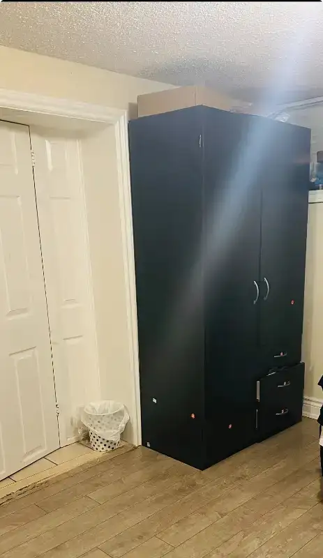 Furnished Basement Shared Room for a girl near Warden Station - Photo 4