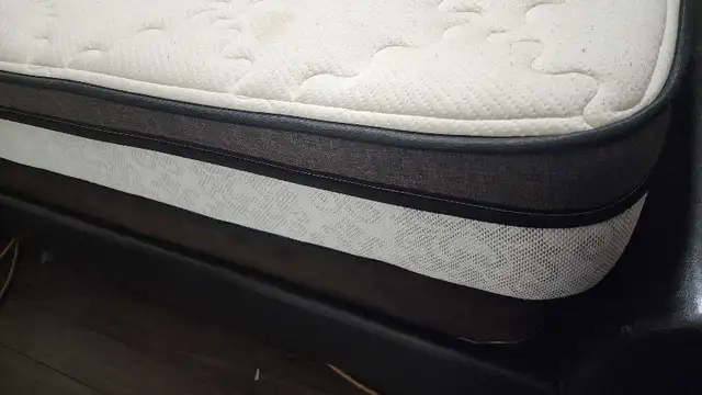 Queen Size Pillow Top Mattress - Photo 3