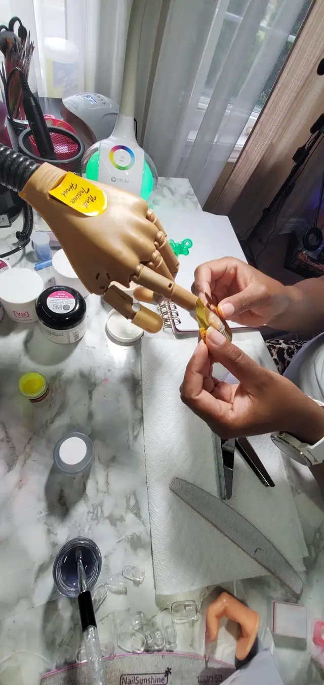 Nail Technician Course - Photo 6