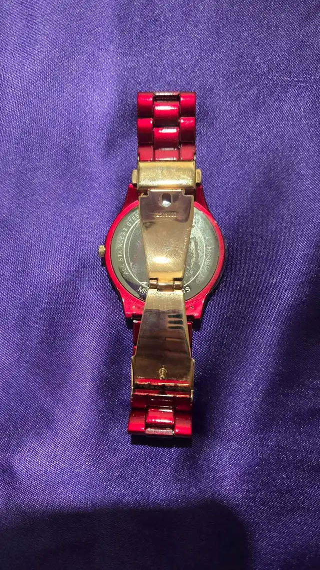 Red Stainless Steel Women’s Watch (MK) – Slim & Minimalist - Photo 2