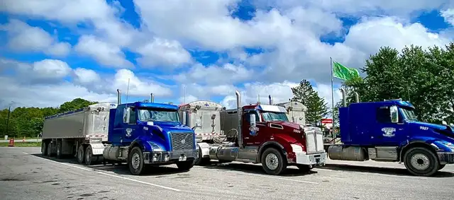 AZ DRIVER FOR GRAVEL HAULING IN GTA- FULL TIME - Photo 2