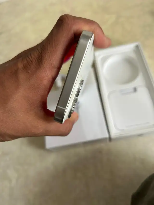 iPhone 15 Pro Max 256gb 82% battery Airpods Pkg/Delivery - Photo 4