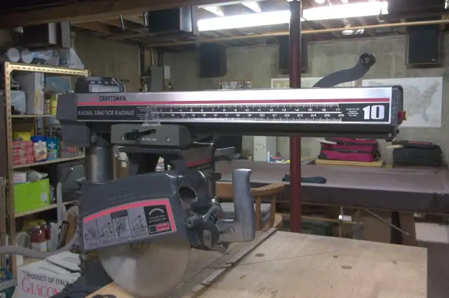 RADIAL ARM SAW - Photo 2