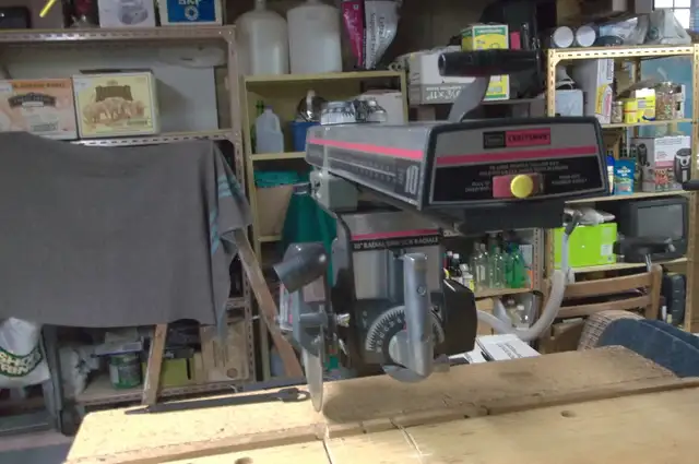 RADIAL ARM SAW - Photo 3