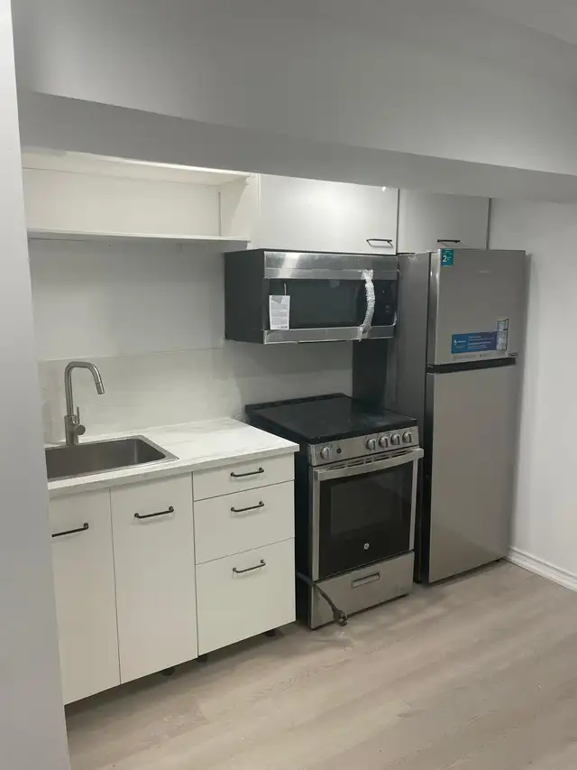 Basement Apartment Near 404 Highway and EAST Gwillimbury - Photo 2