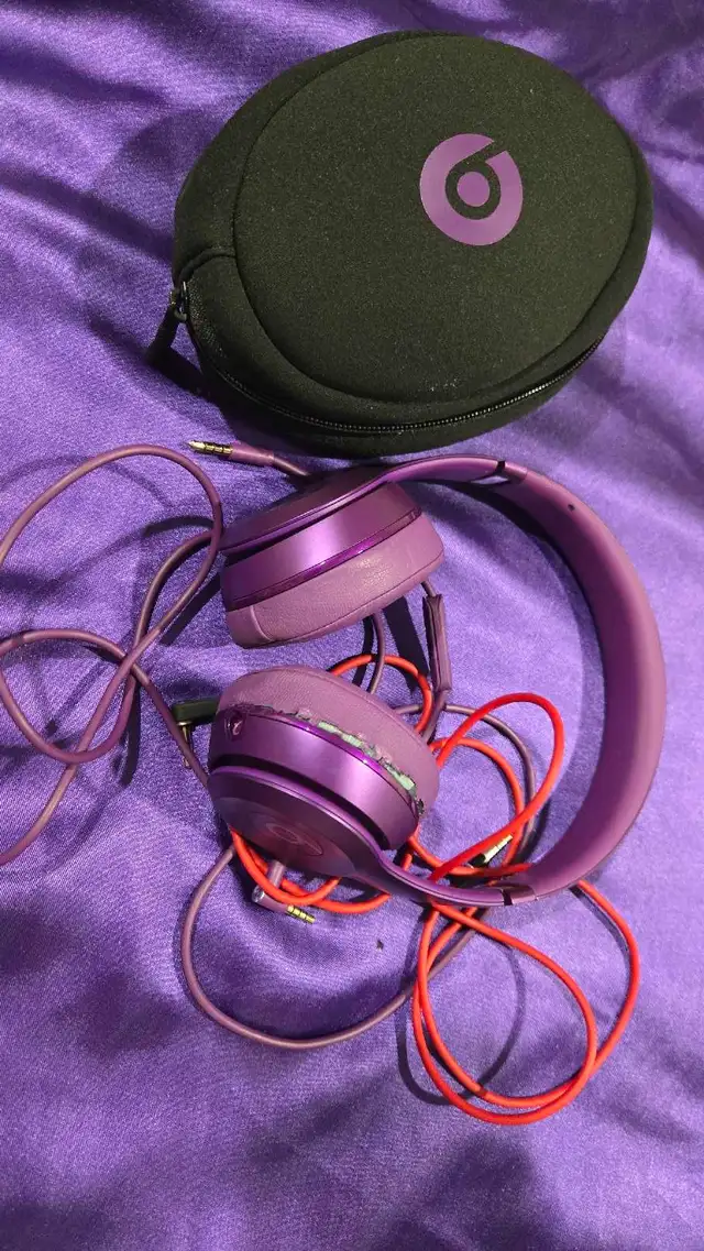 Purple Beats Solo Headphones (Wired) w/ Case – Clean & Work - Photo 3