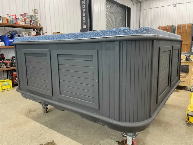 2006 Arctic Spa Klondiker Ultra - Fully Refurbished
