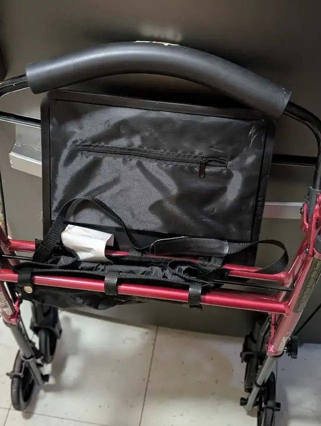 4 wheeled foldable rollator walker with seat - Photo 3