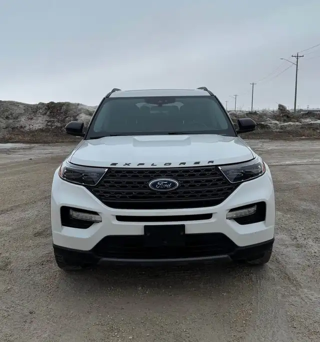 2022 Ford Explorer XLT - Photo 2