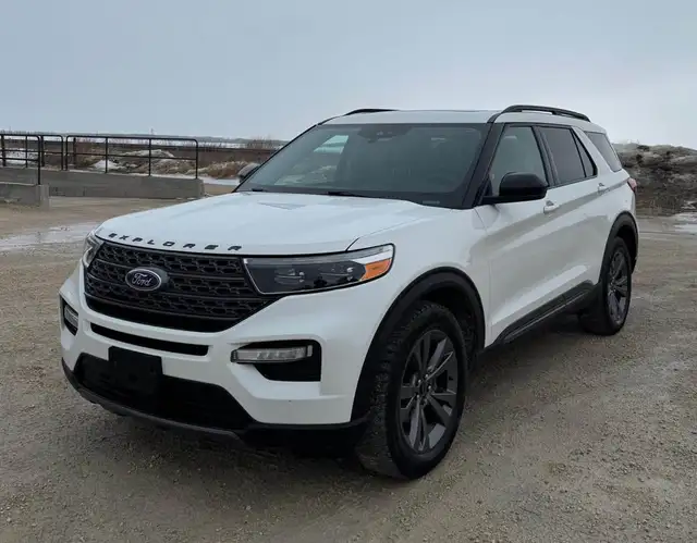 2022 Ford Explorer XLT - Photo 3