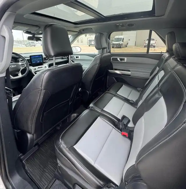 2022 Ford Explorer XLT - Photo 17