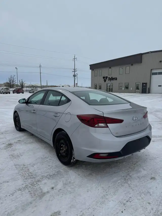 2020 Hyundai Elantra Essential - Photo 6