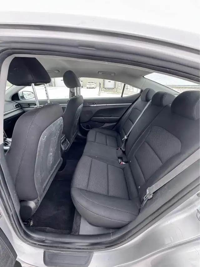 2020 Hyundai Elantra Essential - Photo 12