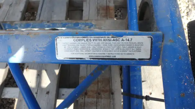 Portable rolling stairway for sale - Photo 3