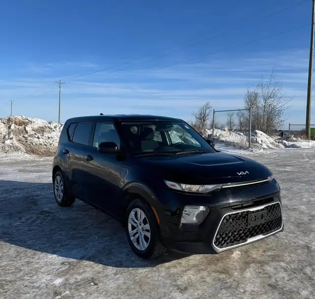 2022 Kia Soul LX - Photo 2