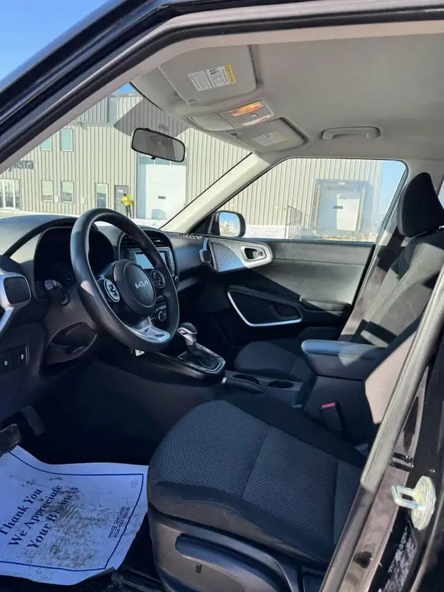 2022 Kia Soul LX - Photo 13