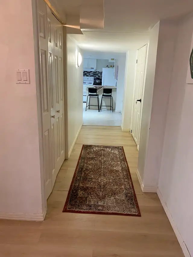 Furnished 2 bd/ 1bath with living room  basement for rent - Photo 6