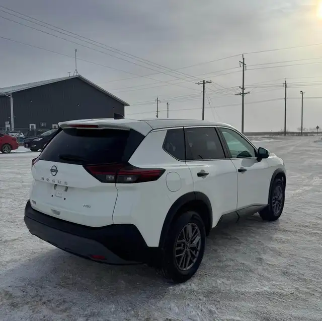 2022 Nissan Rogue S - Photo 5