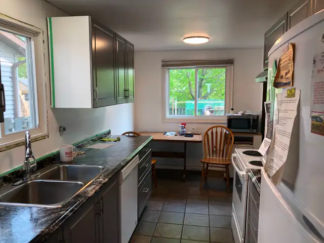 Large Basement Bedroom All Inclusive - Photo 3