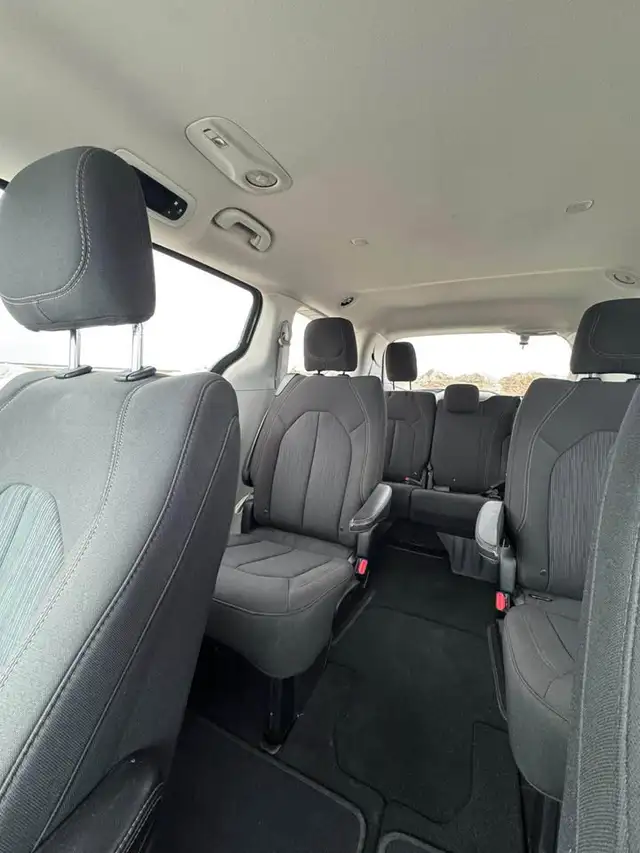 2017 Chrysler Pacifica LX - Photo 13