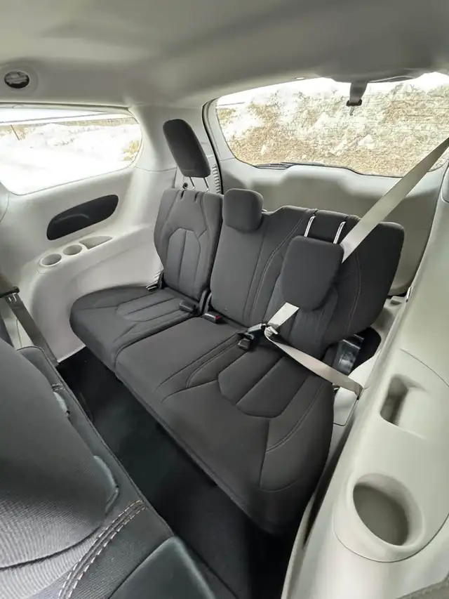 2017 Chrysler Pacifica LX - Photo 15