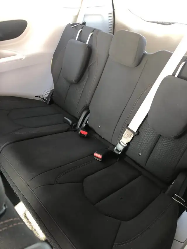 2017 Chrysler Pacifica LX - Photo 10