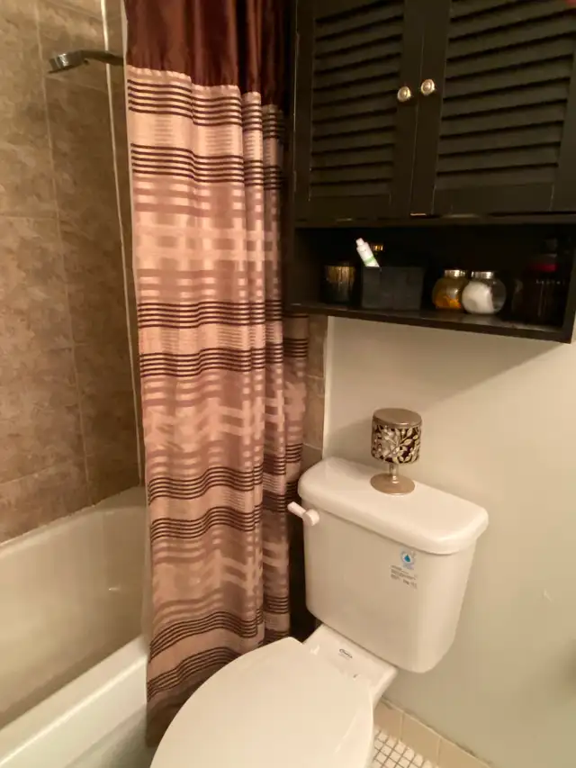 3 Bed 1.5 Washroom Condo Apartment for Rent Kennedy and Lawrence - Photo 2