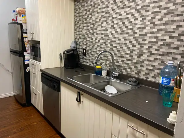 3 Bed 1.5 Washroom Condo Apartment for Rent Kennedy and Lawrence - Photo 6