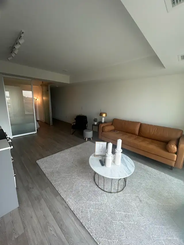 1 Bedroom Available - $2020   2 Free Months  - Toronto - Photo 3