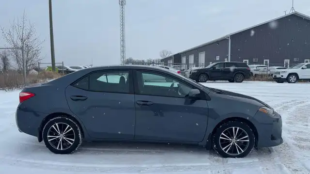 2017 Toyota Corolla LE - Photo 4